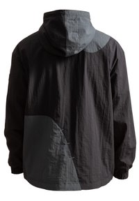 Waterafstotende jas van zwarte stof met een contrasterend grijs paneel, capuchon, losse pasvorm en elastische manchetten; heeft stikdetails aan de zijkant.