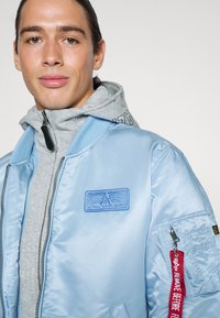 Alpha Industries Bomber jakna - light blue