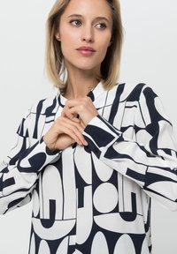 TUZZI Bluse - deep sea  ecru