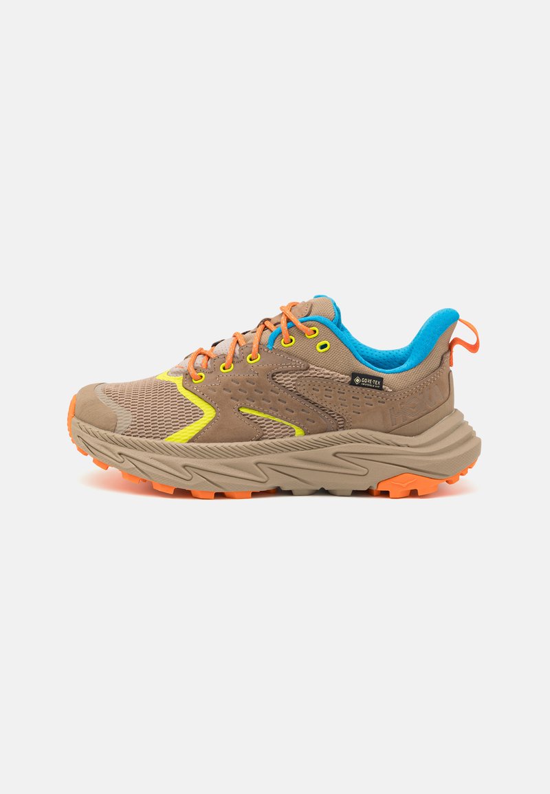 HOKA ANACAPA 2 LOW GTX UNISEX - Trail running shoes - dune/vibrant orange