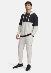Under Armour - ZONE WOVEN - Tracksuit bottoms - stone Thumbnail Image 1
