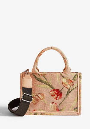 Kleine Handtasche mit einem floralen Gobelindesign in Pink und Grün, mit kurzen Griffen und einem abnehmbaren schwarzen Schulterriemen.