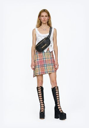 Love Moschino, QUILTED BAG - Bæltetasker - black