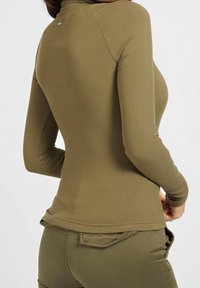 Guess Sweter