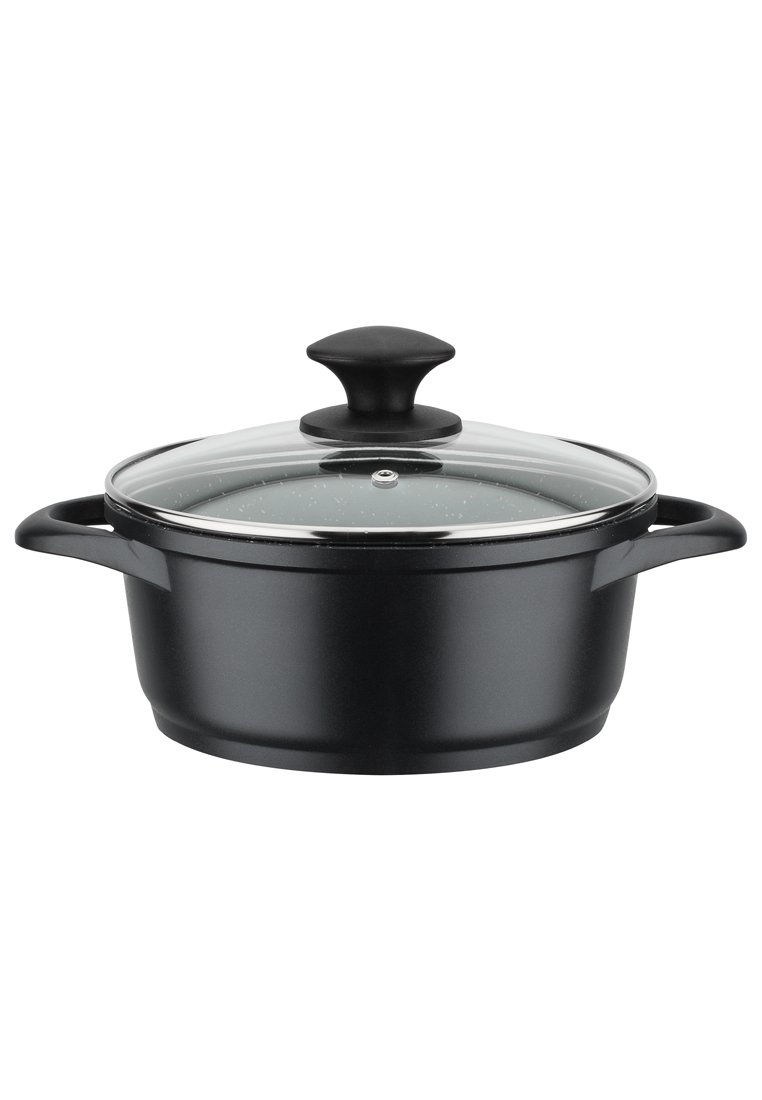 Casserole noire avec deux poignées latérales et un couvercle en verre transparent avec un bouton noir sur fond blanc.