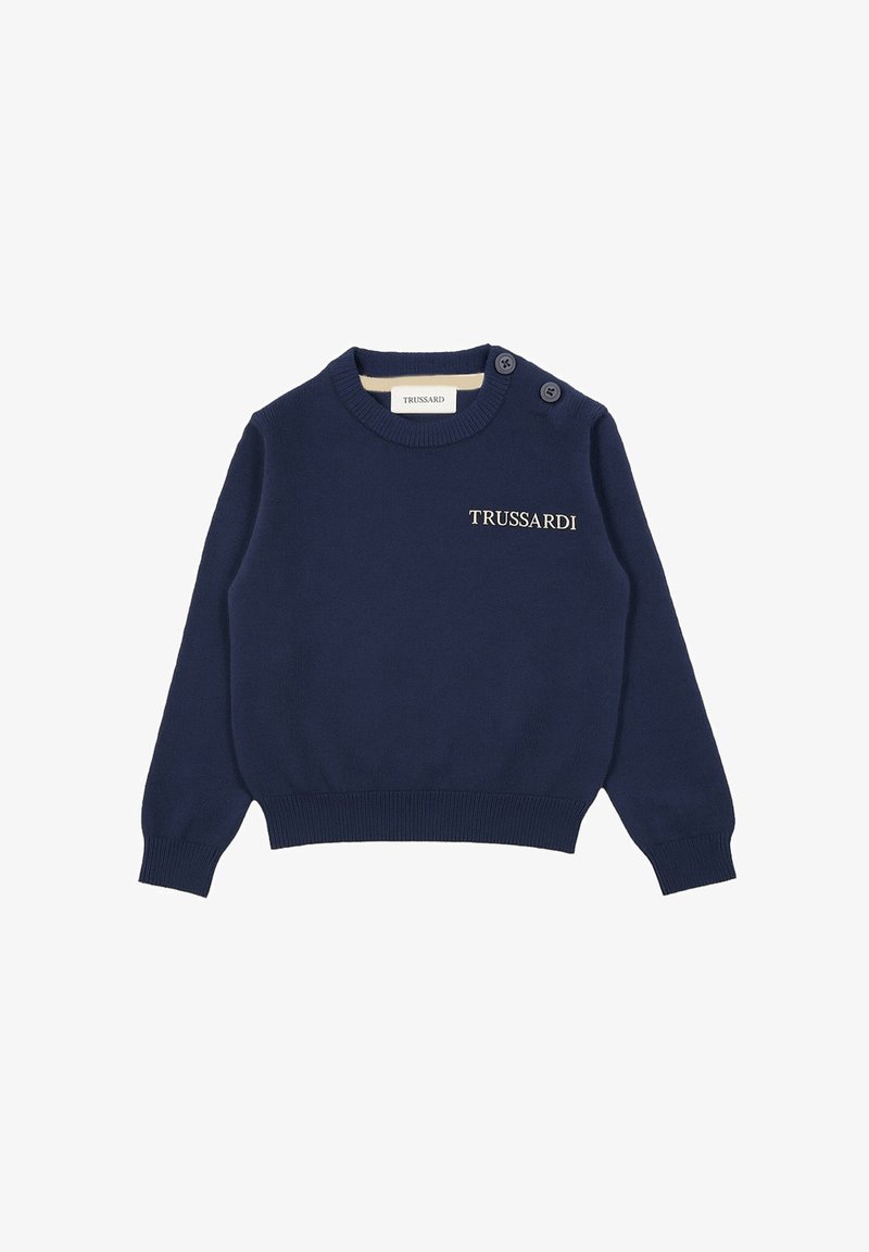 Maglione a maglia blu navy con scollo rotondo, maniche lunghe, polsini e orlo a coste, con due bottoni neri sulla spalla sinistra e testo del logo dorato.