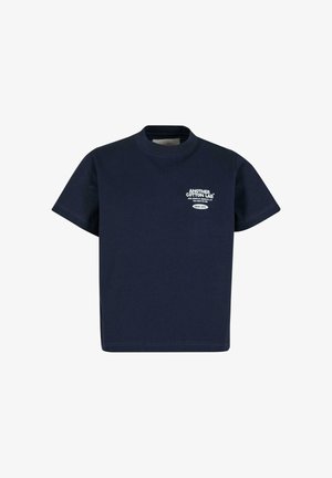 Marineblauwe katoenen T-shirt met korte mouwen, ronde hals en witte bedrukte branding op de borst. Zachte textuur, ontspannen pasvorm.