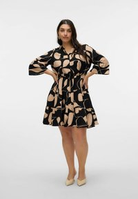 Vero Moda Curve Robe de jour - black