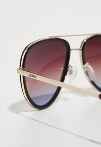 QUAY AUSTRALIA ALL IN MEDIUM - Lunettes de soleil - brown