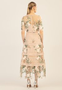 Apart BESTICKTES MIDI - Ballkleid - nude multicolor