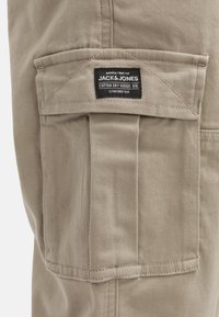 Jack & Jones Pantaloni cargo - beige