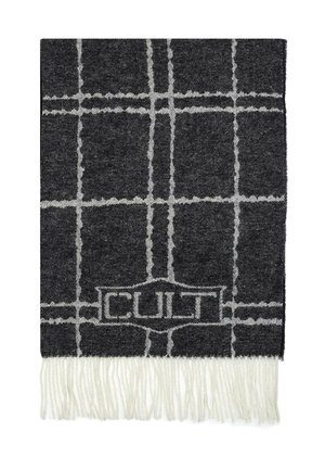 Coperta intrecciata a quadri nera e grigia con frange bianche. Presenta un logo centrato con la scritta "CULT" in un design a contrasto.