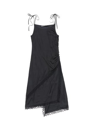 Abito sottoveste in satin nero con spalline regolabili, caratterizzato da accenti in pizzo trasparente lungo l'orlo e il lato per un tocco di texture e dettaglio in più.