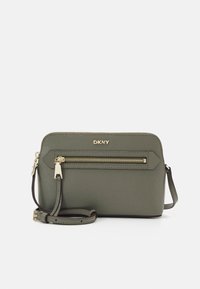 Unselected, olive