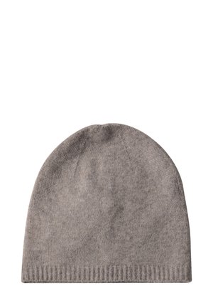 Beanie grigia lavorata a maglia realizzata in materiale morbido, con una texture liscia e un bordo a coste alla base, e un top arrotondato.