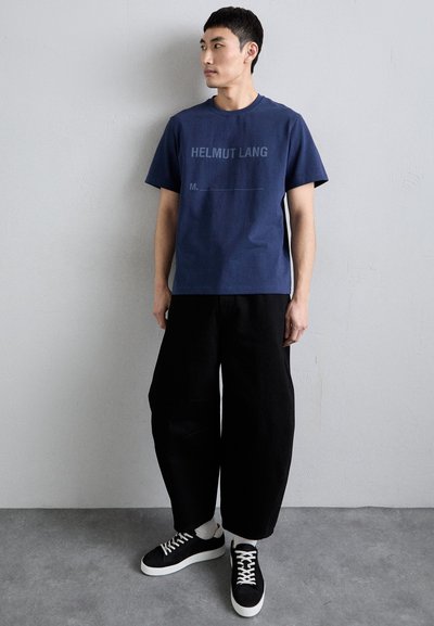 Helmut Lang COCOON GALLERY - Avar lõikega teksad - black