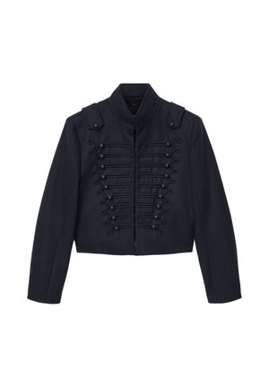 Marineblaue verkürzte Jacke aus strukturiertem Stoff, mit hohem Kragen, dekorativen Knopfdetails und einem einzigartigen Schnürsystem vorne.