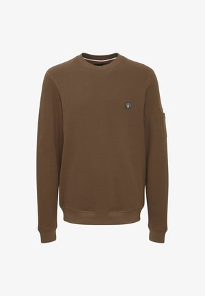 Brązowy sweter o fakturze, z długimi rękawami, okrągłym dekoltem i boczną kieszenią na zamek. Na piersi znajduje się małe okrągłe logo.