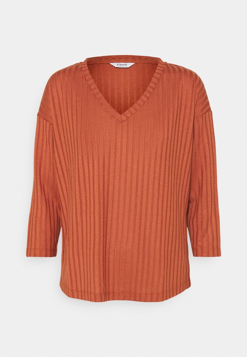 Rust-colored sweater with a V-neck, ribbed texture, loose fit, and three-quarter sleeves. Made of a soft knitted material.