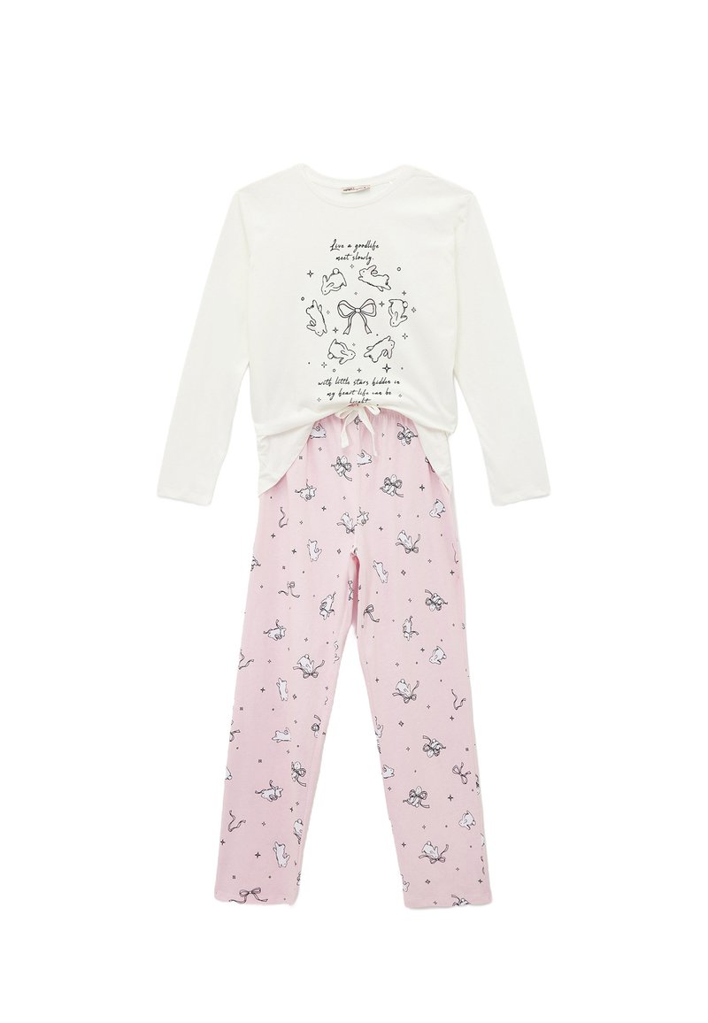 Weißes Longsleeve-Shirt mit grafischem Druck. Rosa Schlafanzughose mit Hasen- und Schleifenmustern, elastischem Bund und weichem Material.