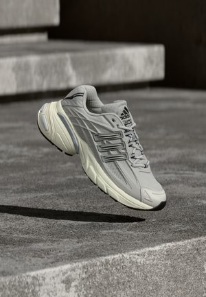 adidas Originals Sneakers low - grey one/silver-coloured metallic/grey two