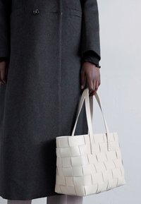 DRAGON DIFFUSION JAPAN TOTE - Ručna torba - pearl