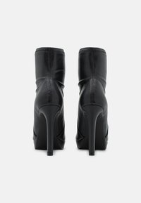 Even&Odd Botines de tacón - black