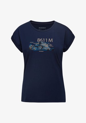 Navyblaue T-Shirt aus Baumwolle mit umgeschlagenen kurzen Ärmeln, das vorne einen Grafikdruck mit Bergmotiven und dem Text "8611 M" zeigt.