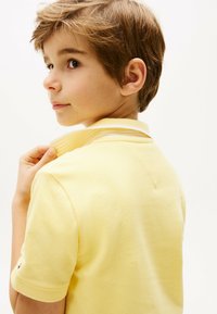 Tommy Hilfiger LOGO EMBROIDERY - Poloshirt - citronella