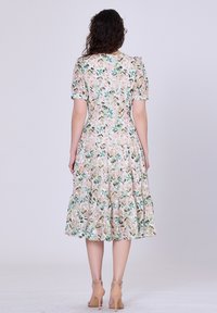 Smart and Joy FLORALE MI-LONGUE EN - Robe chemise - blanc