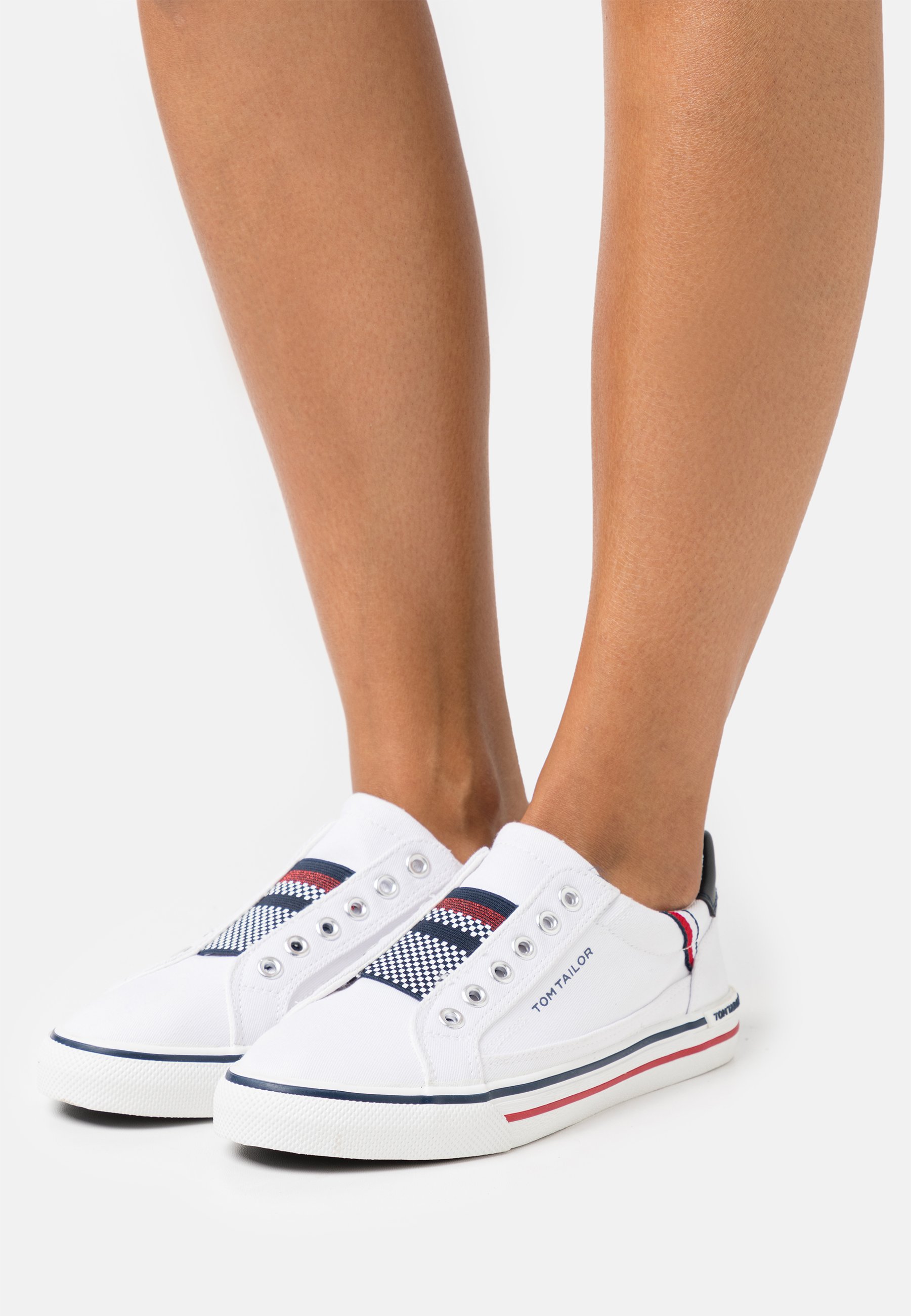 converse rosa platform