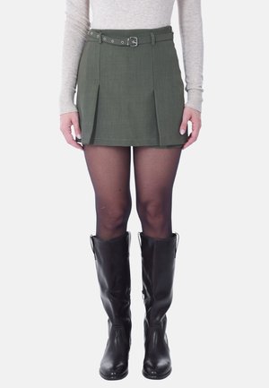 Shorts - verde militare