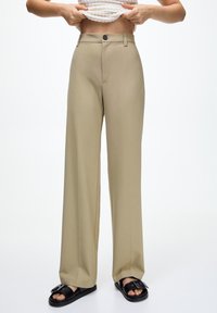 PULL&BEAR - STRAIGHT-LEG - Tygbyxor - khaki Miniatyrbild 1