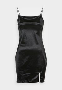 Mini-robe en satin noir avec fines bretelles spaghetti, une silhouette ajustée et une fente latérale pour plus de détail. Texture lisse et brillante sur toute la surface.