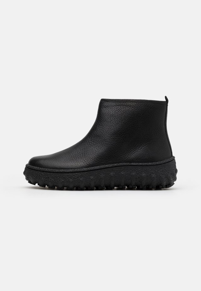 GROUND - Ankle boots - black