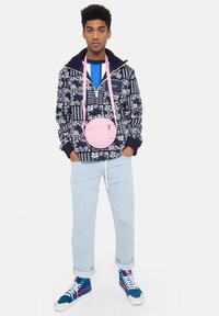 Eastpak ADA x SMILEY - Borsa a tracolla - matte crystal