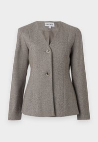 Blazer gris en espiga con cuello en V, mangas largas y dos botones. Ajuste entallado con un forro interior suave y un diseño estructurado.