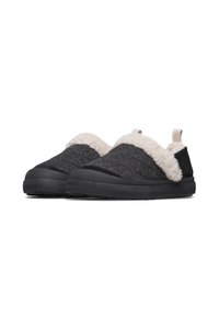Scarpe slip-on con una tomaia texturizzata grigio scuro, bordatura in finta pelliccia crema e suola in gomma nera con un design del battistrada a motivi.