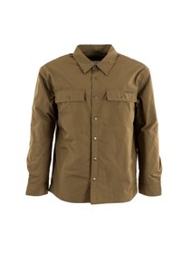 Camicia marrone con bottoni, realizzata in tessuto leggero, dotata di due tasche sul petto, bottoni a pressione e un colletto classico.