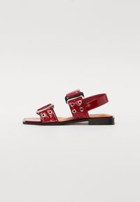 Unselected, red