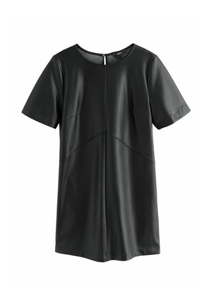 Schwarzes Kurzarmkleid aus Kunstleder mit Rundhalsausschnitt und sichtbaren Nahtdetails, Knopfverschluss mit Schlüsselloch hinten.