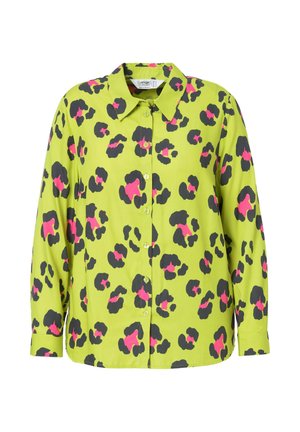 Zelená blůza s leopardím vzorem v černé a růžové barvě, s zapínáním na knoflíky, límečkem a dlouhými rukávy. Hladká textura.