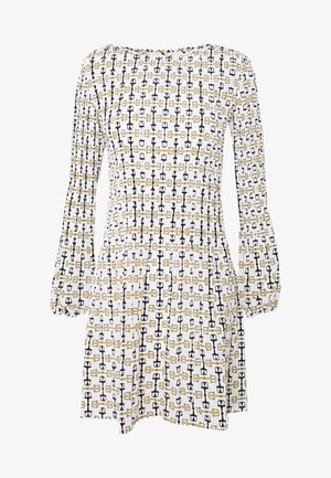 Vestido blanco de manga larga con cintura entallada, con un patrón repetitivo de diseños de bocado ecuestre en negro y oro.