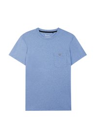 Lichtblauw kortemouw t-shirt van zachte stof, met een kleine borstzak met een knoopdetail en een ronde hals.