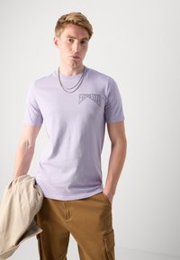 Scotch & Soda REGULAR FIT LEFT CHEST LOGO - T-shirt con stampa - languid lavender