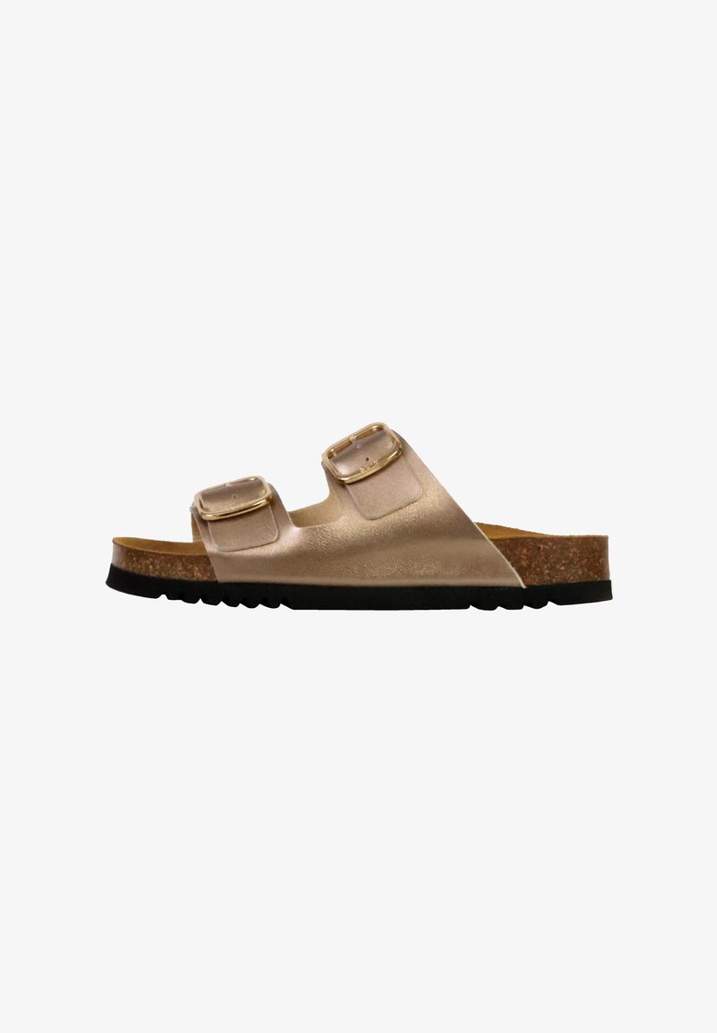 Des chaussures avec une tige synthétique dorée métallisée, deux sangles réglables avec des boucles carrées, et une semelle intermédiaire en liège avec une semelle extérieure en caoutchouc noir texturé.