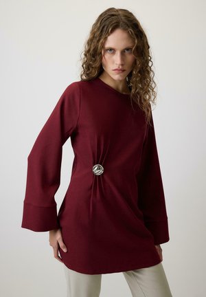 DRAPED WITH METAL - Pluus - burgundy