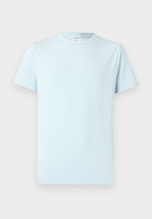 Jasnoniebieska koszulka z krótkim rękawem wykonana z miękkiej bawełny. Posiada klasyczny okrągły dekolt i minimalistyczny design, bez wzorów ani ozdób.