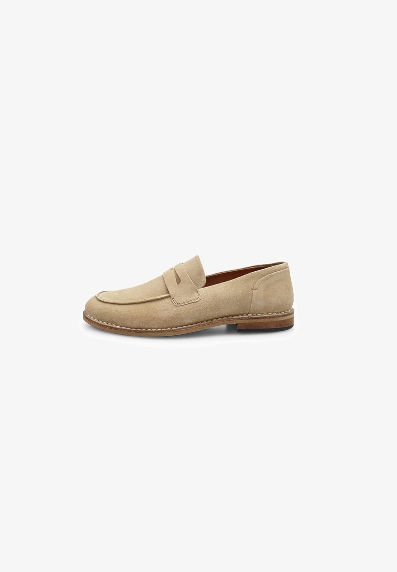 Beige Wildleder-Slipper mit runder Zehenform und genähten Details, ausgestattet mit einer genähten Ledersohle und einem dezenten seitlichen Akzent.