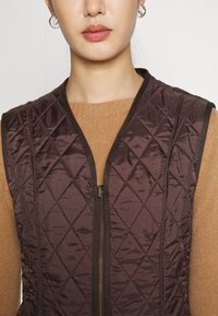 Barbour BETTY LINER - Colete - brown
